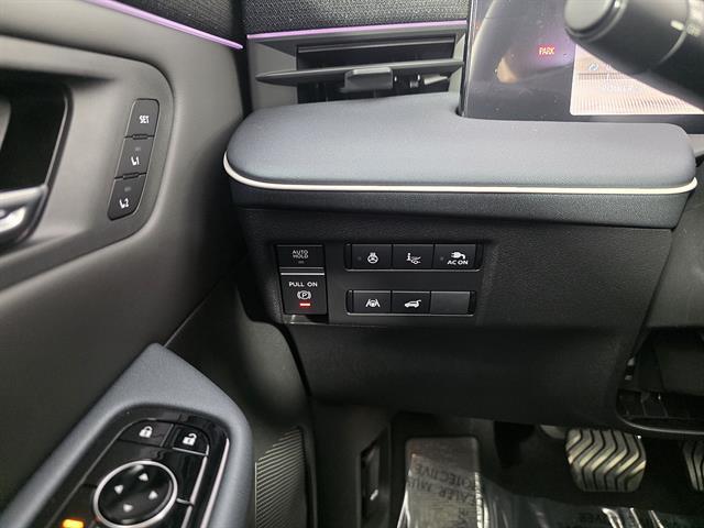 2026 Nissan LEAF PLATINUM+