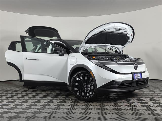 2026 Nissan LEAF PLATINUM+