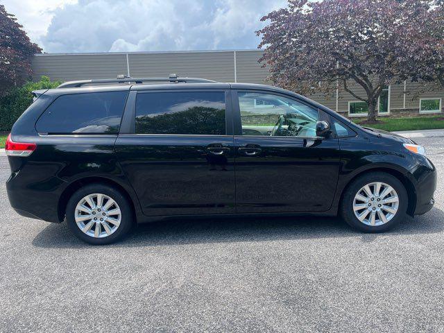 2014 Toyota Sienna LE 7 Passenger