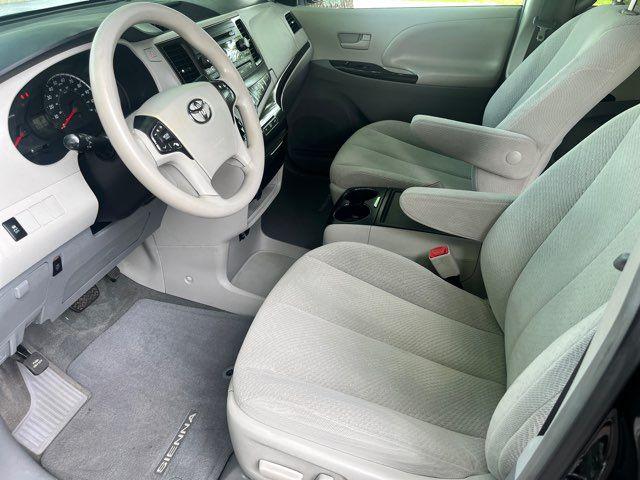 2014 Toyota Sienna LE 7 Passenger
