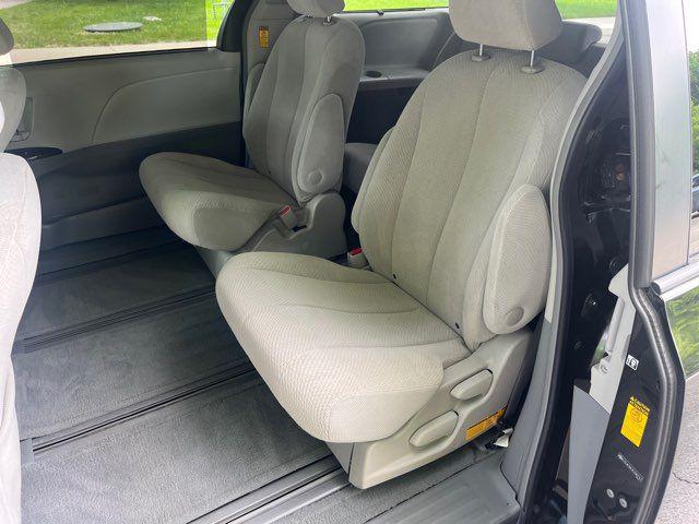 2014 Toyota Sienna LE 7 Passenger