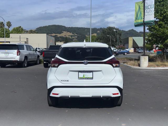2021 Nissan Kicks S Xtronic CVT