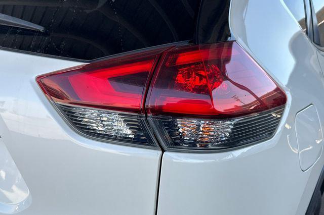 2020 Nissan Rogue SV FWD