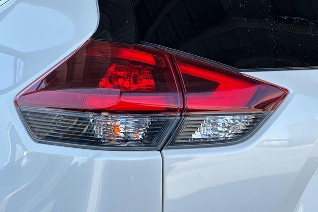 2020 Nissan Rogue SV FWD