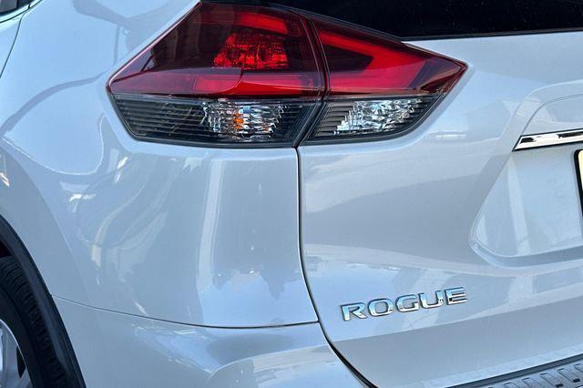 2020 Nissan Rogue SV FWD