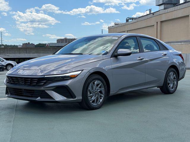 2025 Hyundai Elantra Hybrid Blue for sale in ALEXANDRIA, VA