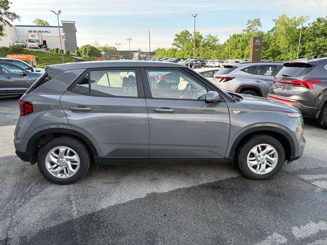 2022 Hyundai Venue SE