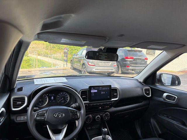 2022 Hyundai Venue SE