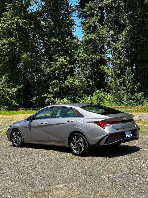 2024 Hyundai Elantra Hybrid Limited