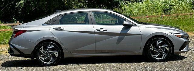 2024 Hyundai Elantra Hybrid Limited