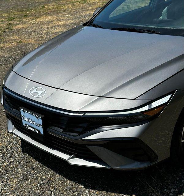 2024 Hyundai Elantra Hybrid Limited