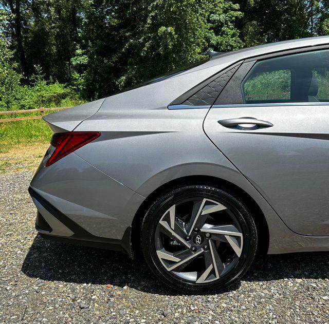 2024 Hyundai Elantra Hybrid Limited