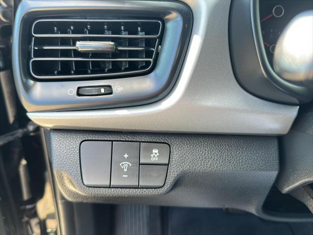 2022 Kia Rio 5 door S