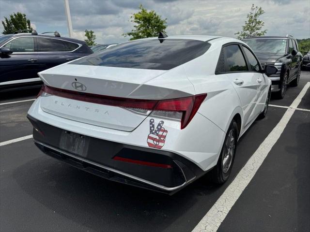 2025 Hyundai Elantra SE