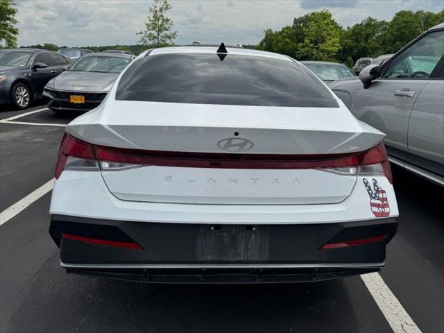 2025 Hyundai Elantra SE
