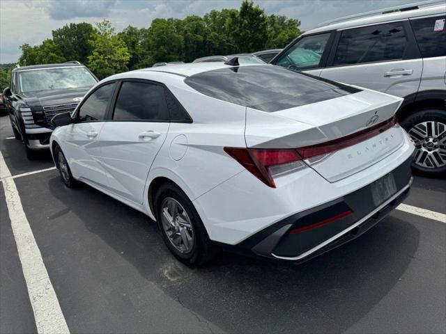2025 Hyundai Elantra SE