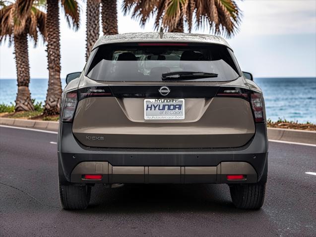 2025 Nissan Kicks SV FWD