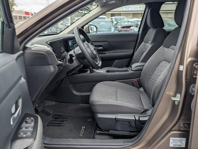 2025 Nissan Kicks SV FWD