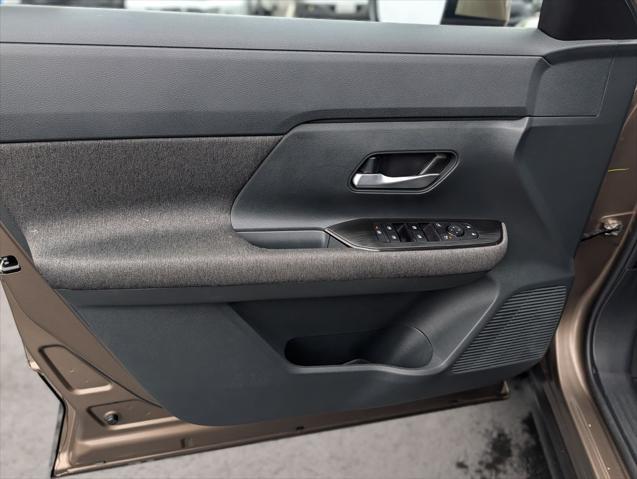 2025 Nissan Kicks SV FWD