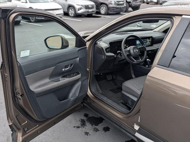 2025 Nissan Kicks SV FWD