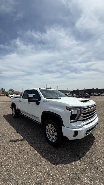 2025 Chevrolet Silverado 2500HD 4WD Crew Cab Standard Bed High Country for sale in Lansing, MI