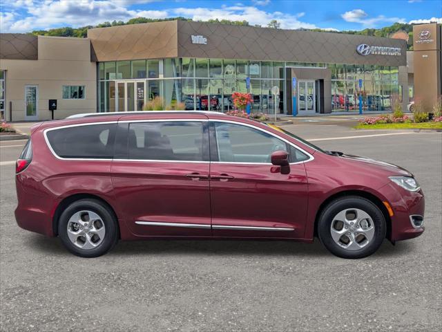 2020 Chrysler Pacifica Hybrid Touring L