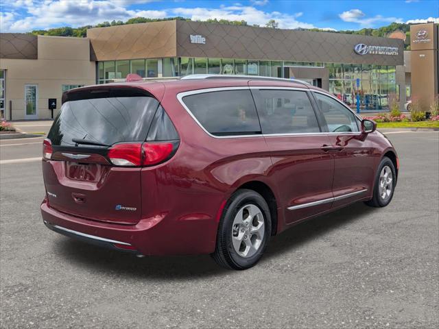 2020 Chrysler Pacifica Hybrid Touring L