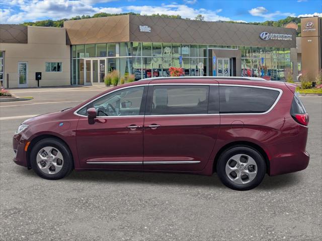 2020 Chrysler Pacifica Hybrid Touring L