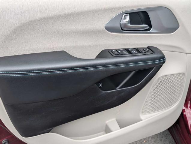 2020 Chrysler Pacifica Hybrid Touring L