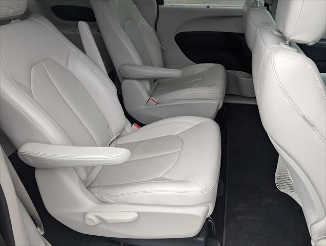 2020 Chrysler Pacifica Hybrid Touring L