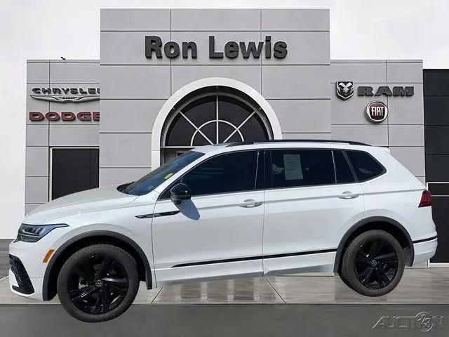 2023 Volkswagen Tiguan 2.0T SE R-Line Black for sale in Cranberry Township, PA