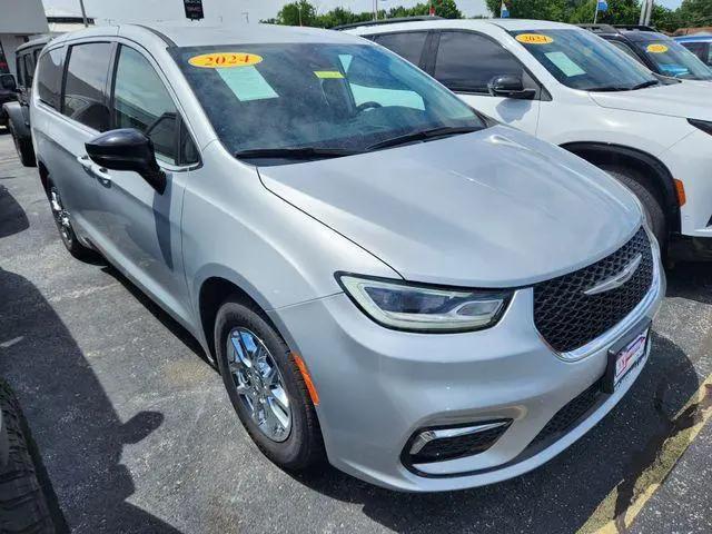 2024 Chrysler Pacifica Touring L for sale in Moline, IL