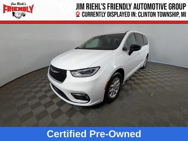 2024 Chrysler Pacifica Touring L for sale in CLINTON TOWNSHIP, MI