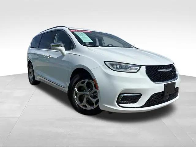 2022 Chrysler Pacifica Limited for sale in Wichita, KS