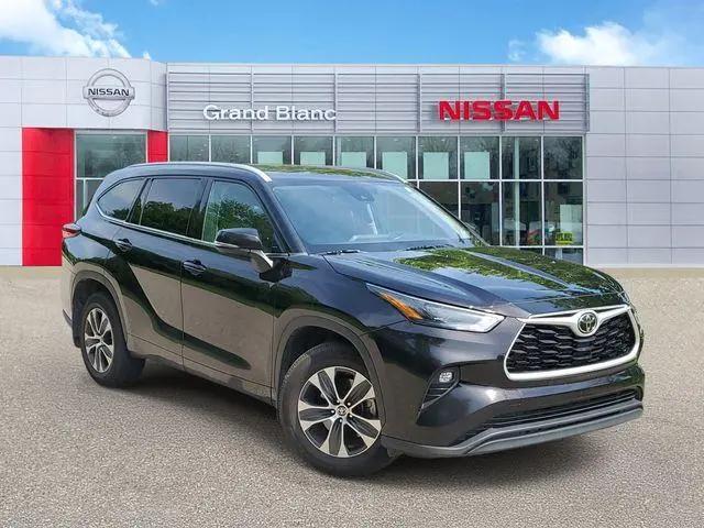 2022 Toyota Highlander XLE for sale in Grand Blanc, MI