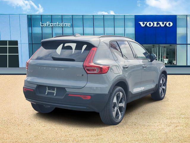 2026 Volvo XC40 Plus, B5 AWD Gas (mild hybrid), Dark