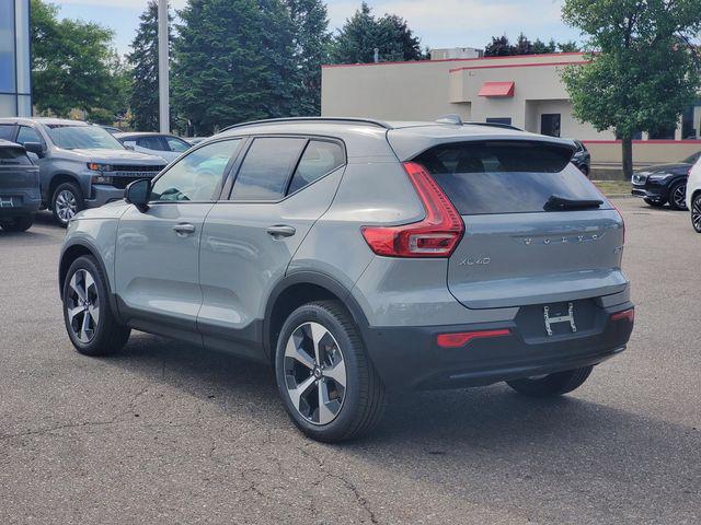 2026 Volvo XC40 Plus, B5 AWD Gas (mild hybrid), Dark