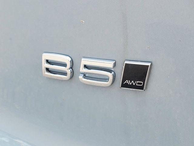 2026 Volvo XC40 Plus, B5 AWD Gas (mild hybrid), Dark