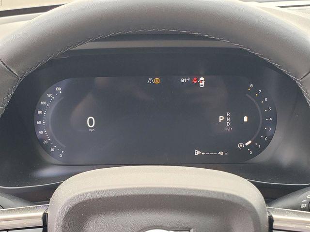 2026 Volvo XC40 Plus, B5 AWD Gas (mild hybrid), Dark