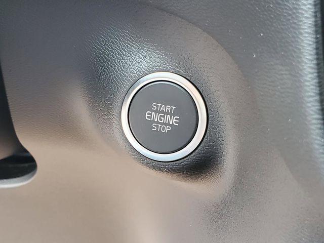2026 Volvo XC40 Plus, B5 AWD Gas (mild hybrid), Dark
