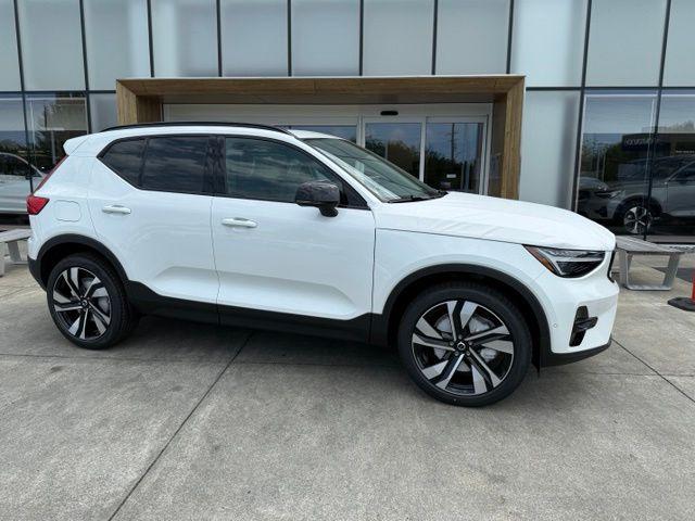 2026 Volvo XC40 Plus, B5 AWD Gas (mild hybrid), Dark for sale in Lynnwood, WA