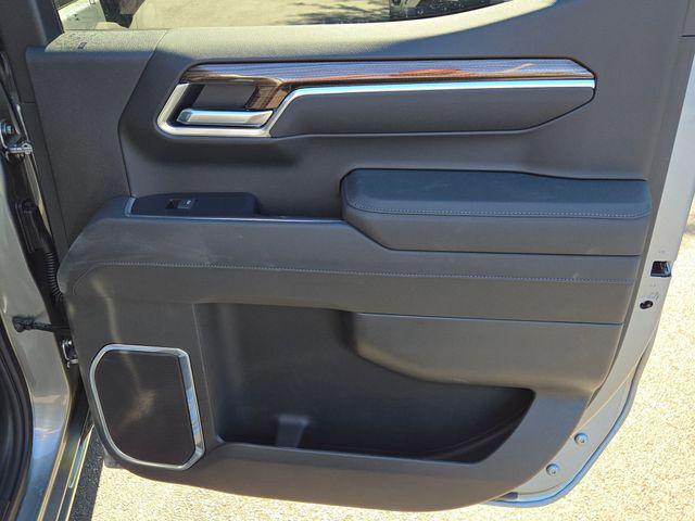 2026 Chevrolet Silverado 1500 4WD Crew Cab Short Bed LT with 2FL