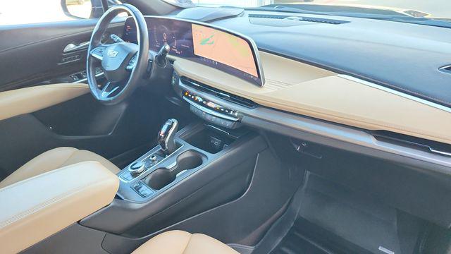 2024 Cadillac XT4 AWD Premium Luxury