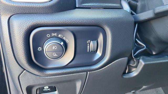 2023 Ram 1500 Big Horn Crew Cab 4x4 5'7" Box