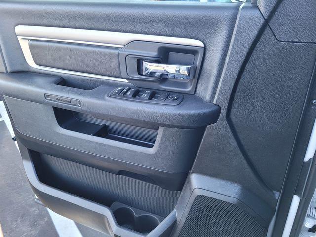 2024 Ram 1500 Classic Warlock Crew Cab 4x2 5'7" Box