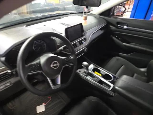 2023 Nissan Altima SV FWD