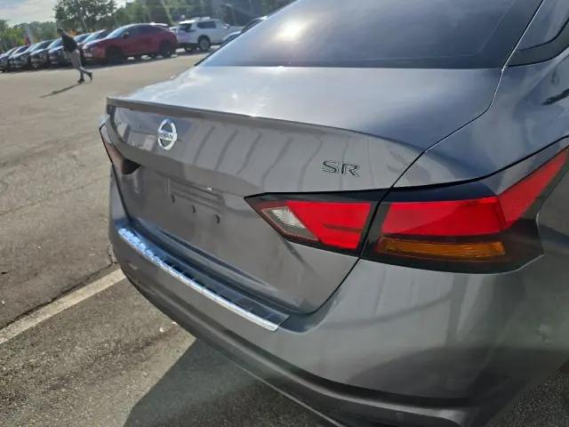 2021 Nissan Altima SR FWD