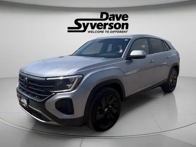 2024 Volkswagen Atlas Cross Sport 2.0T SE w/Technology for sale in Albert Lea, MN