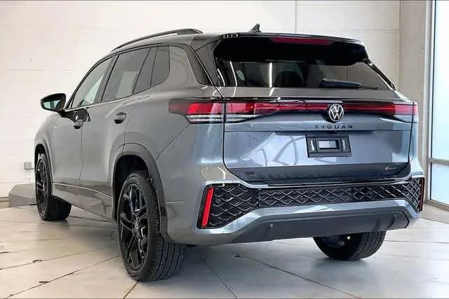 2025 Volkswagen Tiguan 2.0T SE R-Line Black