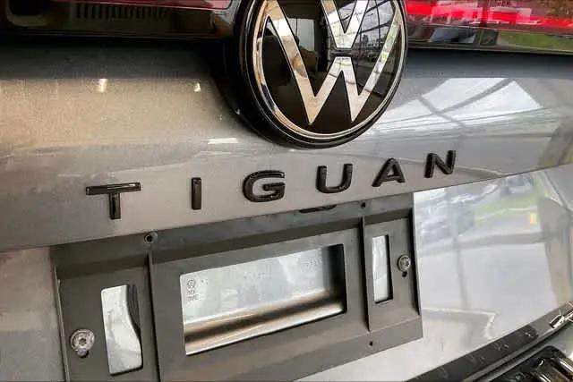 2025 Volkswagen Tiguan 2.0T SE R-Line Black
